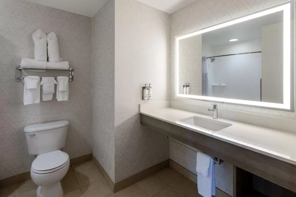 Baltimore Downtown Hotel 51/55