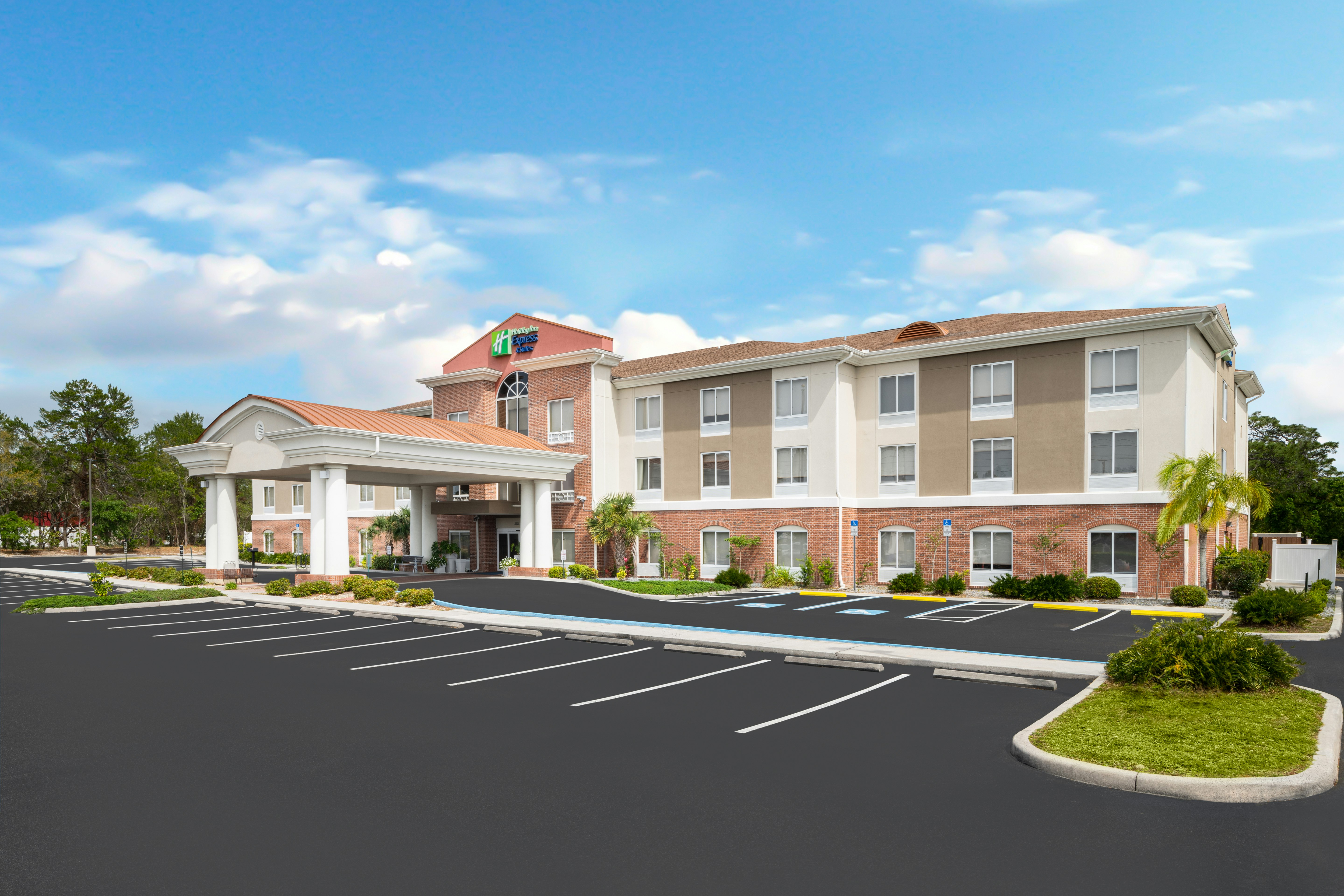 Holiday Inn Express Hotel & Suites Spring Hill 8/69