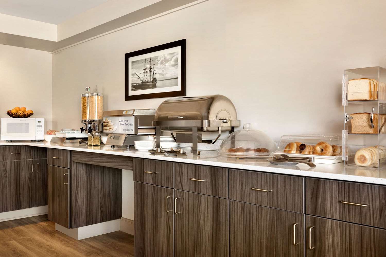 Travelodge Suites by Wyndham New Glasgow 4/11
