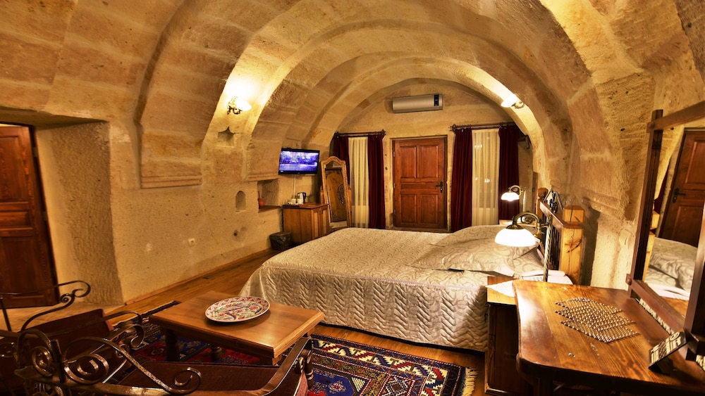 Harman Cave Hotel 14/78