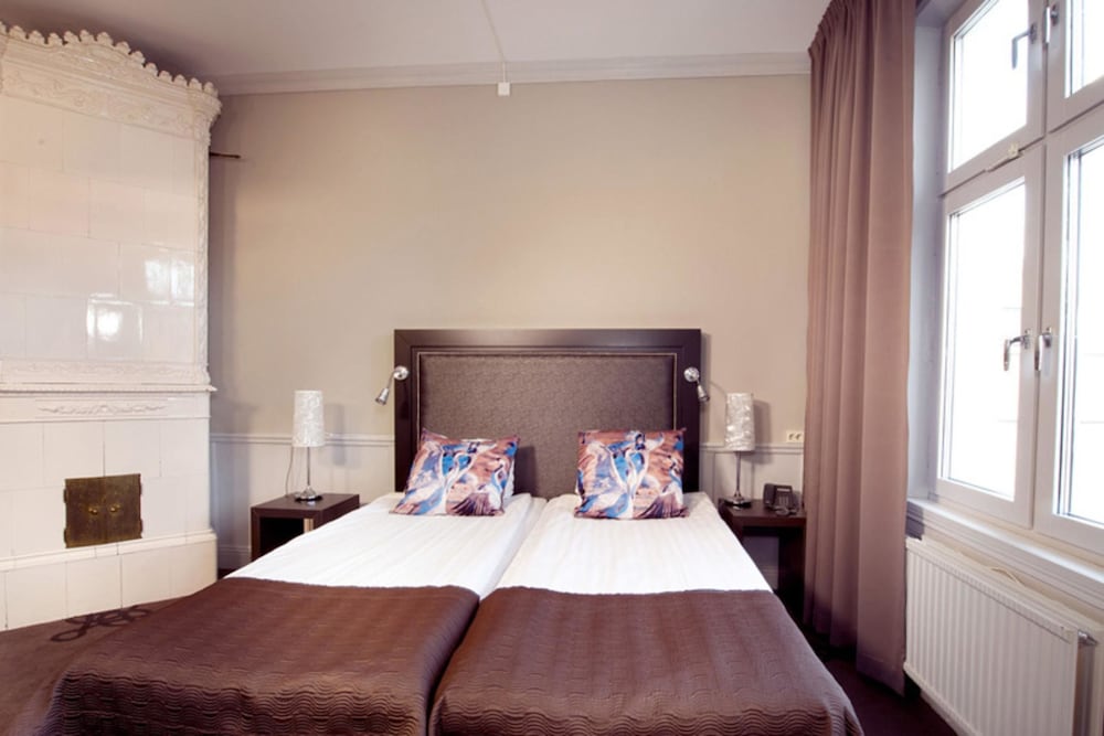 Home Hotel Majoren 11/48