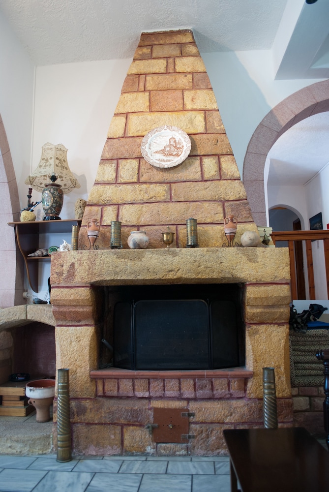 ASTERI HOTEL 7/32