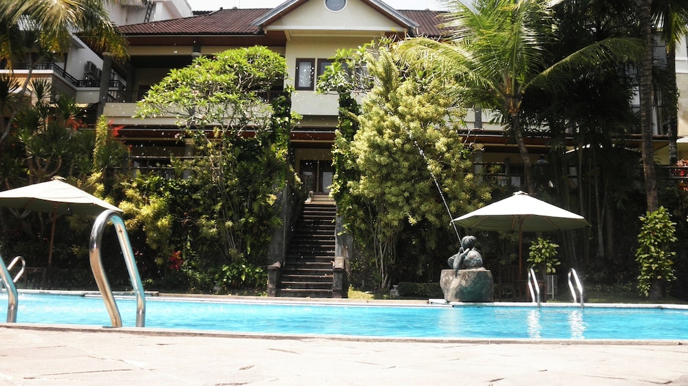The Oxalis Regency Hotel Magelang 41/46