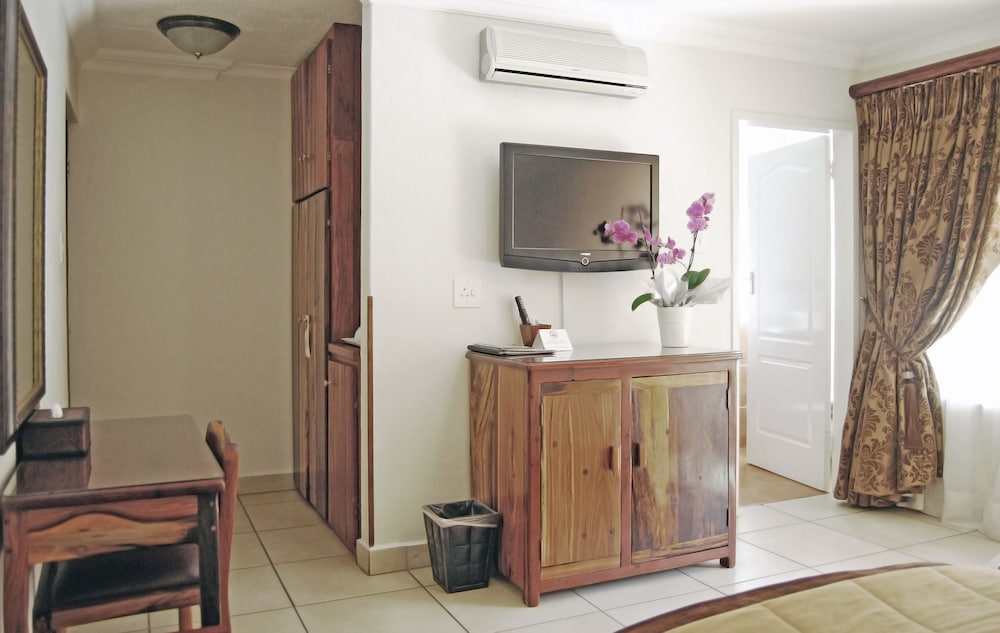 Afrique Boutique Hotel O.R. Tambo 2/50