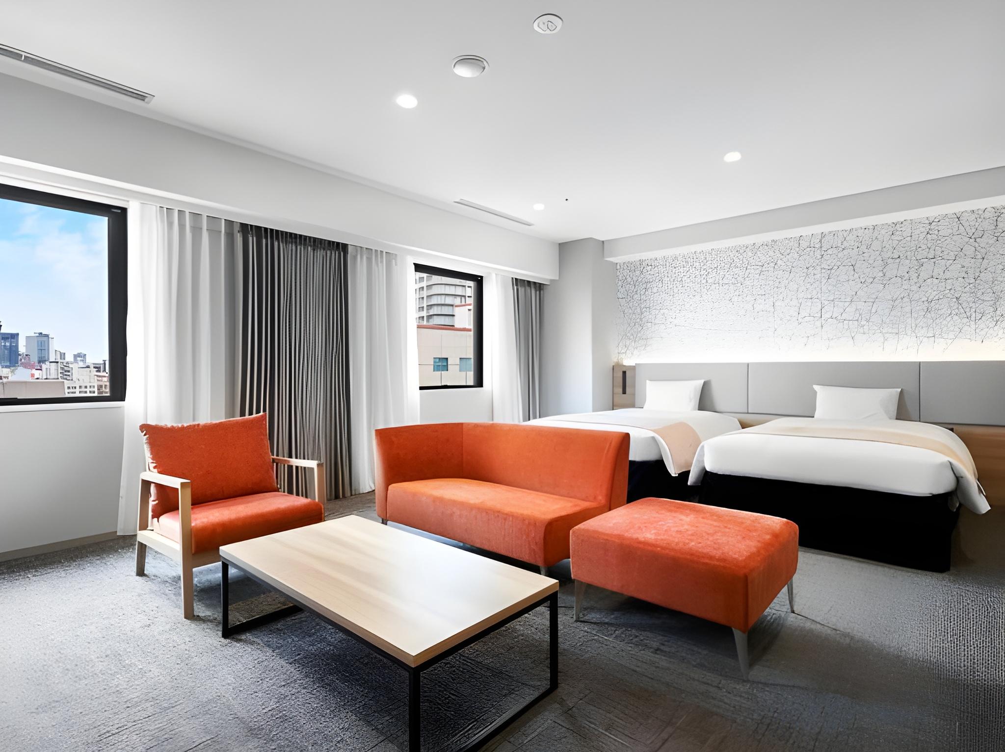 Semi Room, Quadruple