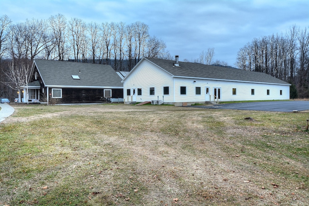 Colonial Motel And Spa 56/60