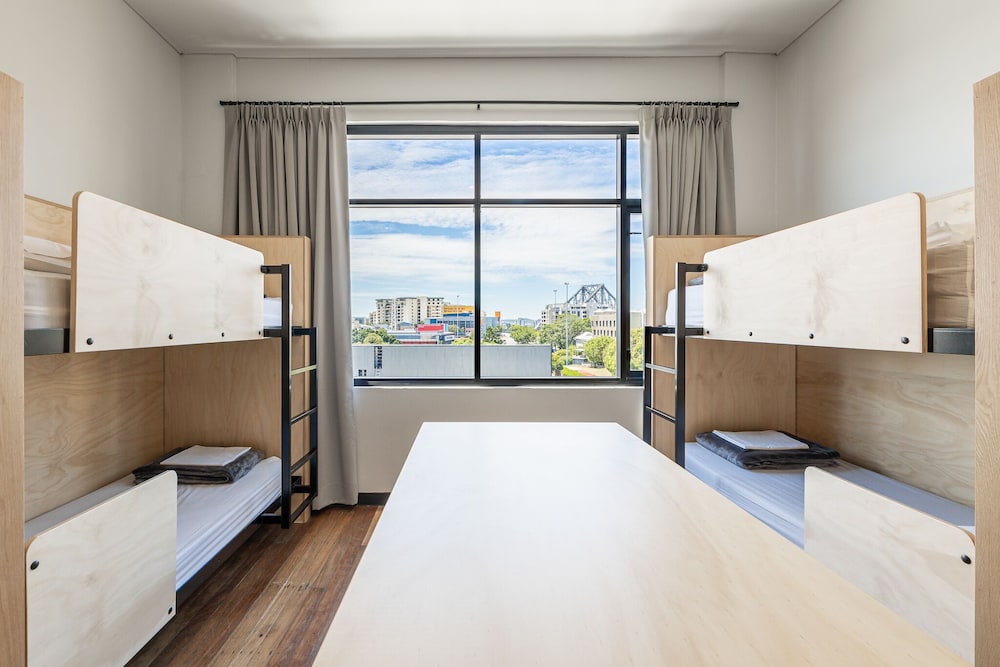 Bunk Backpackers 14/50