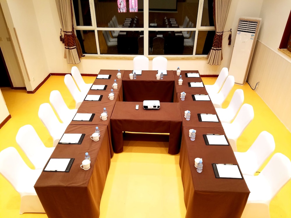 The Brigh Eco Hotel Yantai 39/56