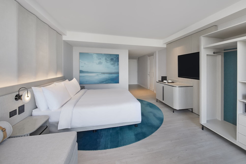غرفة بسرير كينج بإطلالة على البحر بشرفة، Jw Marriott Gold Coast Resort Spa 2/5