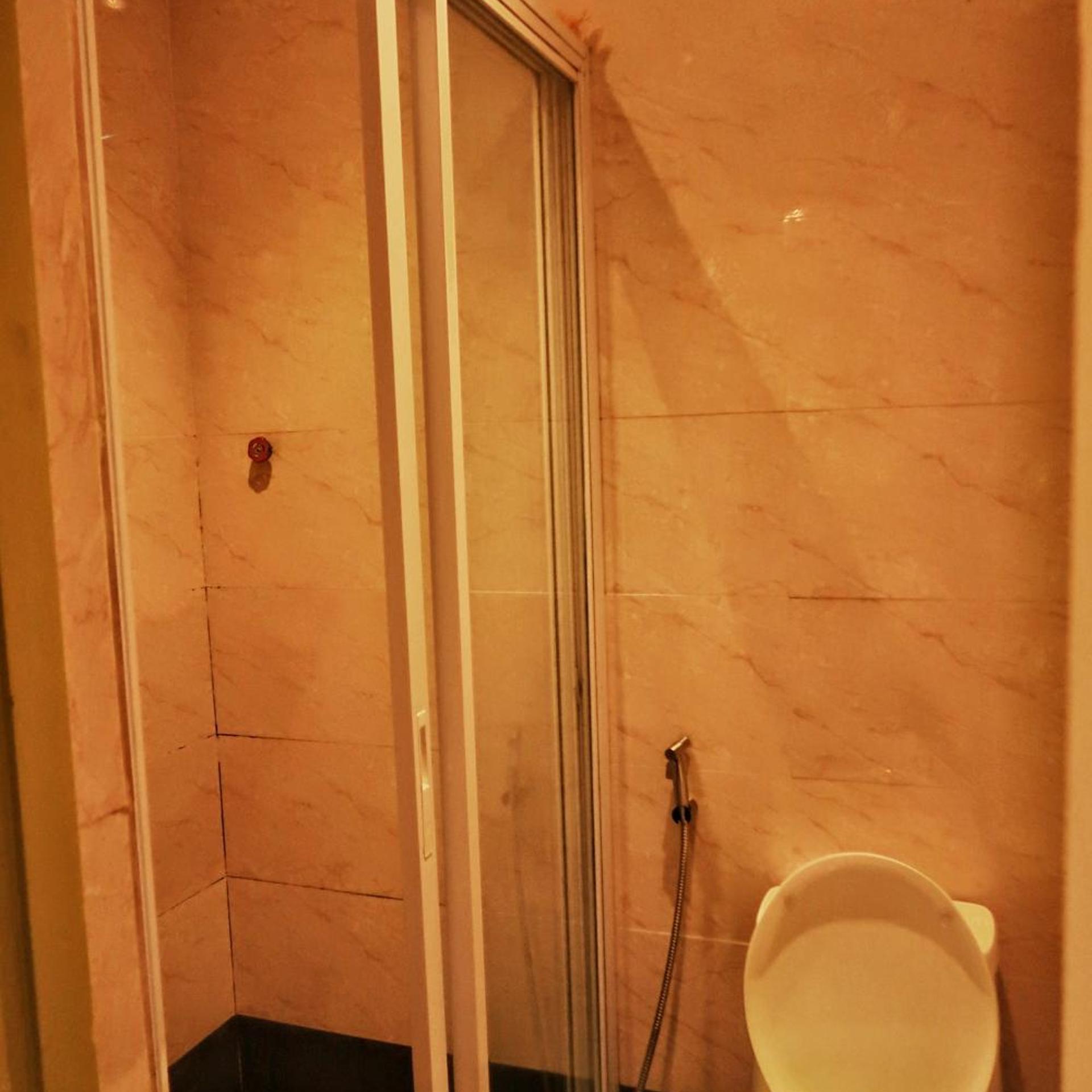 Leux Hotel 39/40
