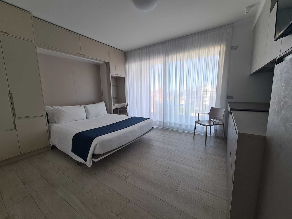 ROOM, DOUBLE BED, CITY VIEW