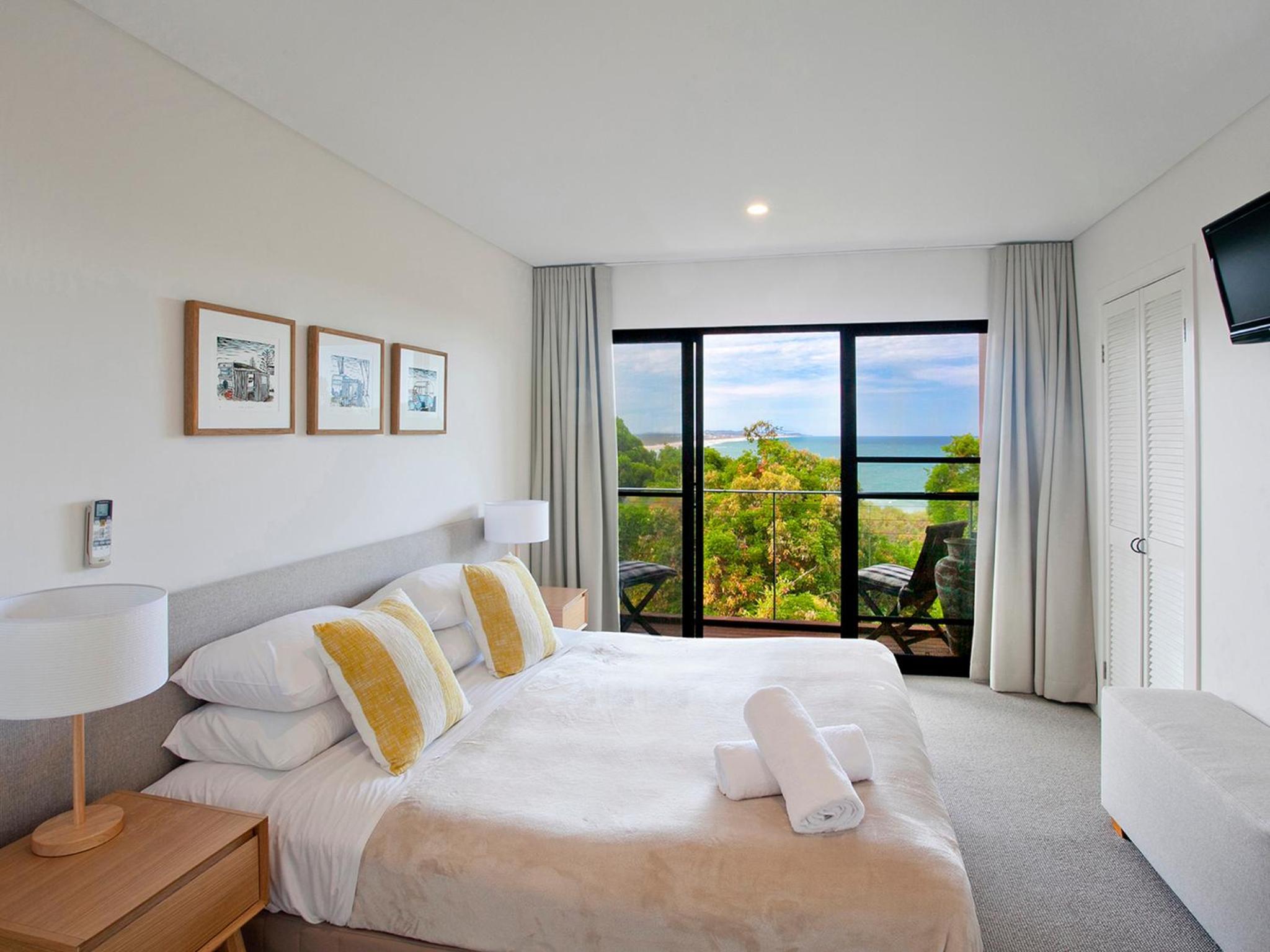 2 Bedrooms, Terrace