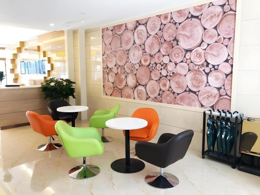 GreenTree Inn Urumqi Airport Tianyi International City 34/47