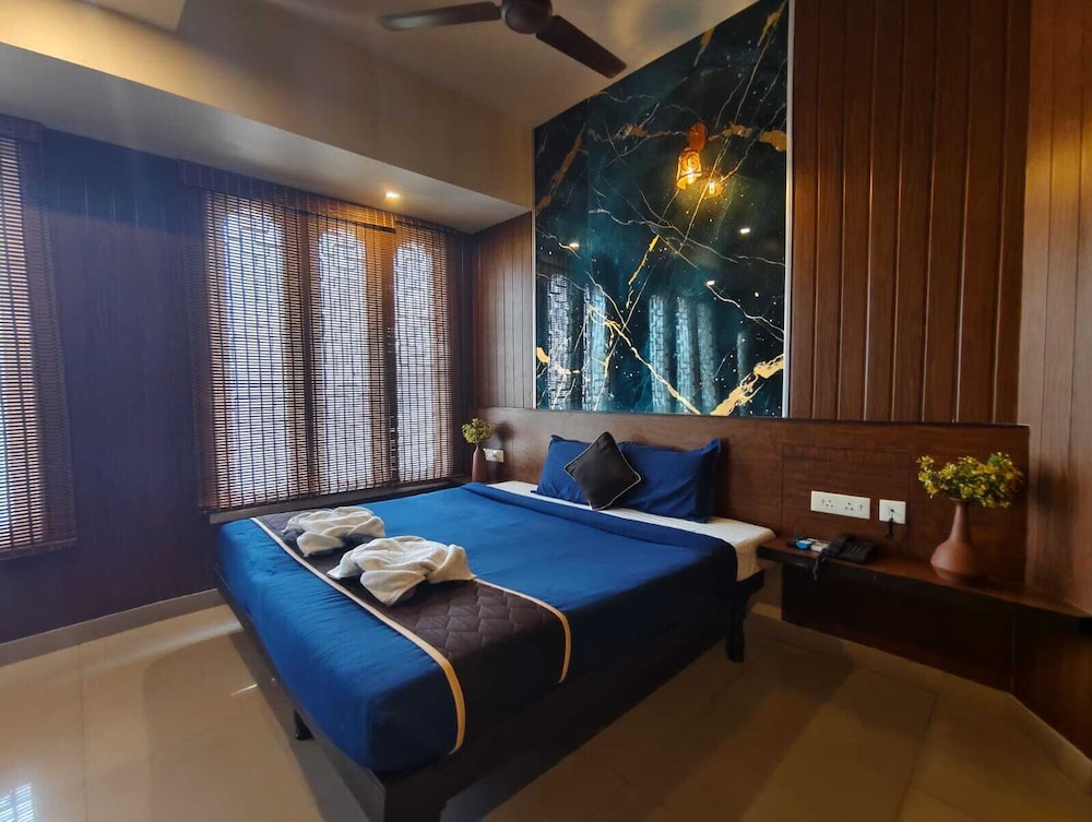 OYO Rooms off Aurobindo Ashram 33/65