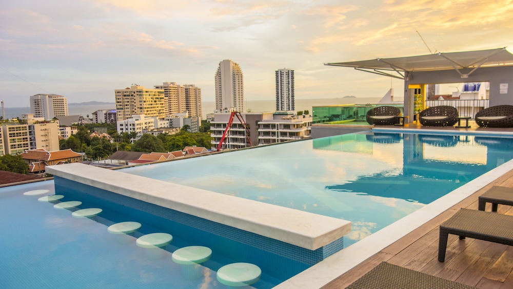 Unique Regency Hotel Pattaya 36/59