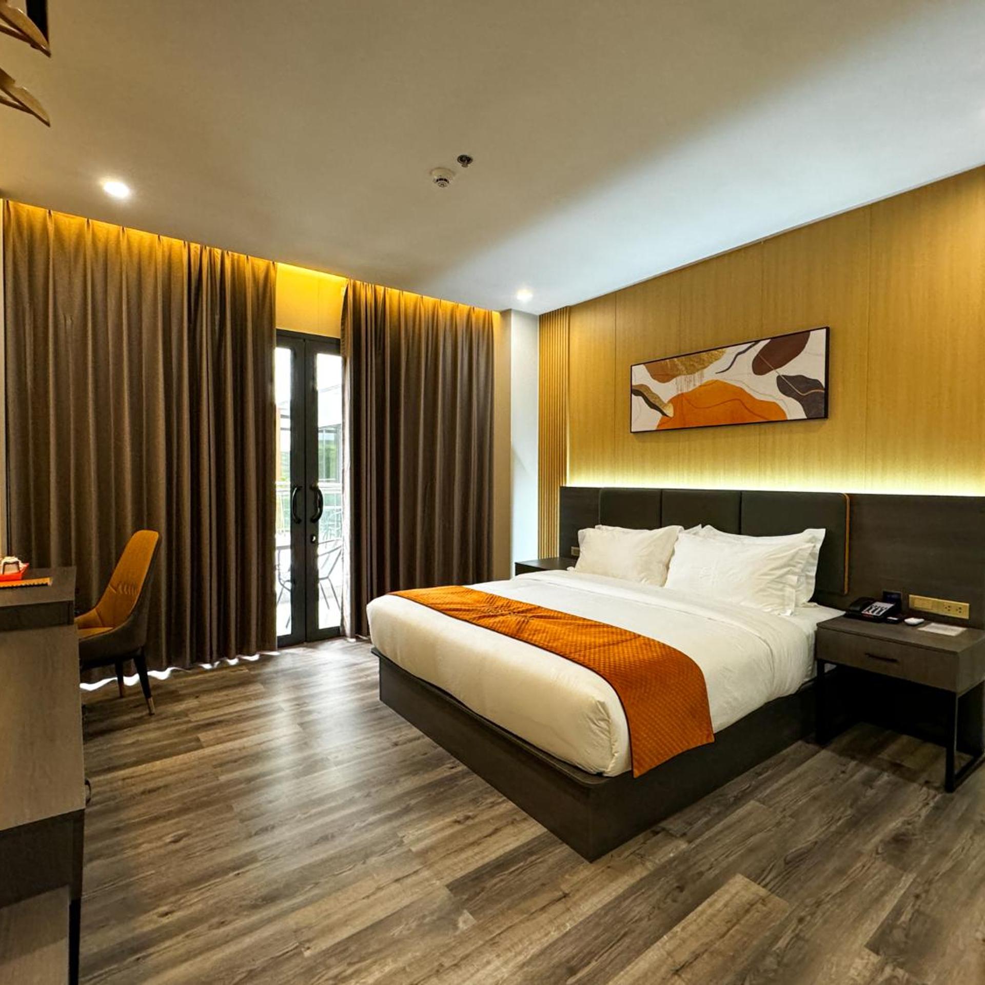 Venus Royale Hotel 11/63