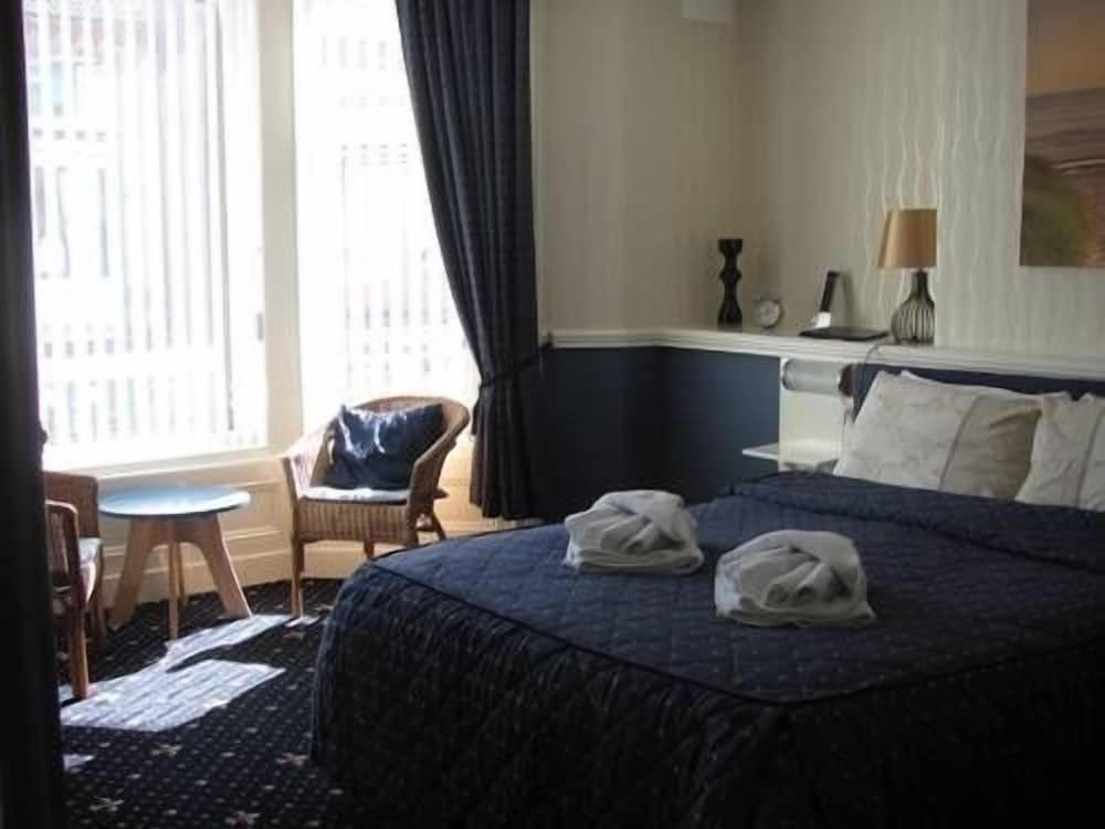 Branston Lodge - Guest House 8/19