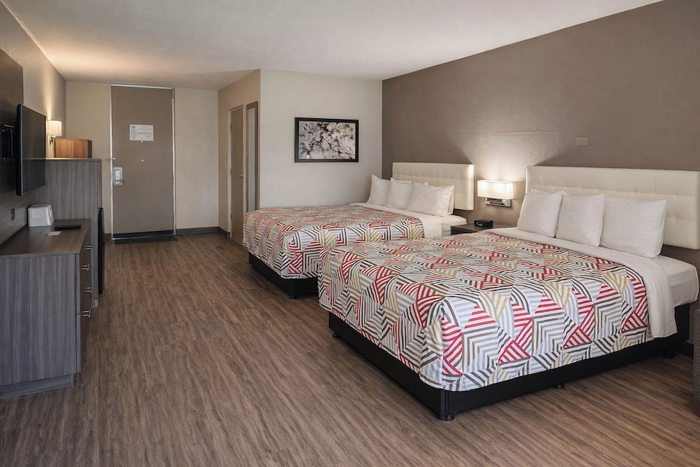 2 Queen Beds - ADA RI Showe - Non-Smoking، Motel6 Lake City, FL – Medical Center 3/10