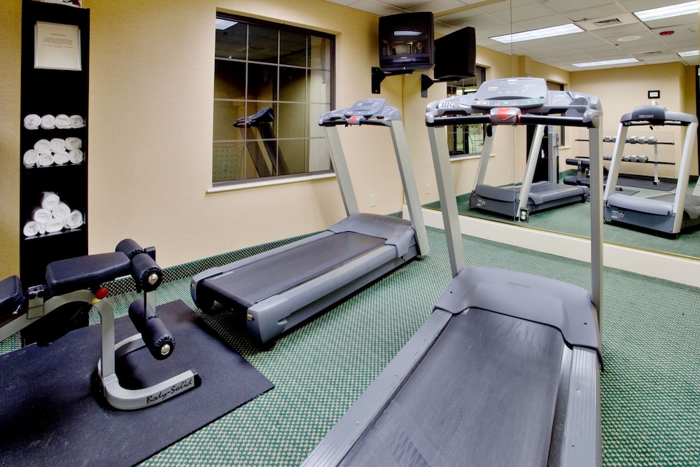 Holiday Inn Hotel And Suites Raleigh Cary I 40 Walnut St 24/68