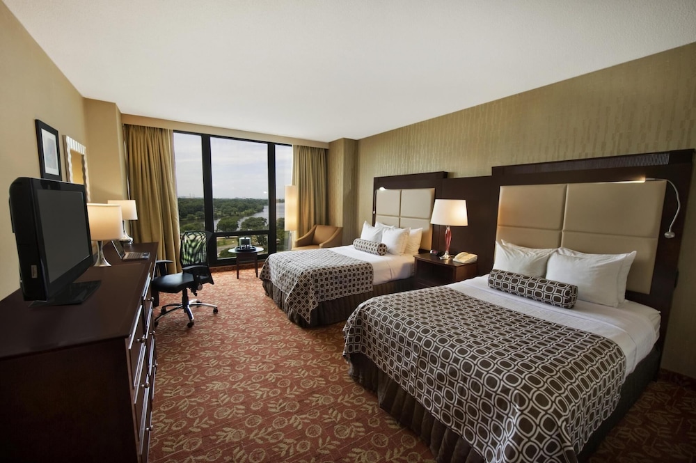 DoubleTree by Hilton Cherry Hill Philadelphia 11/46