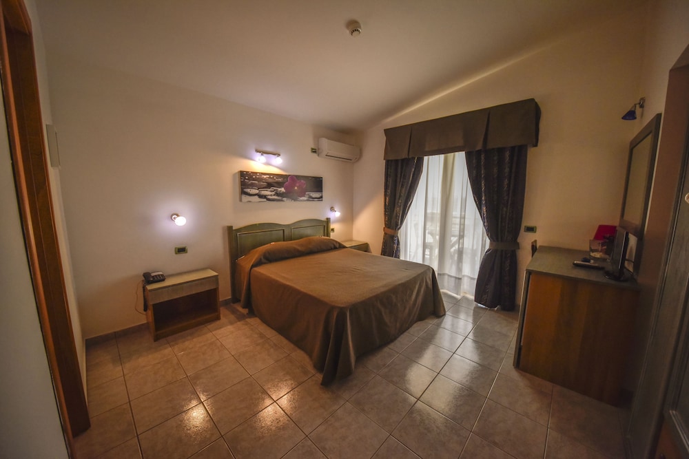 Hotel La Villa 7/50