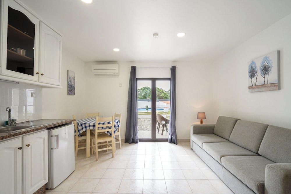 Vale de Carros Apartments 9/18