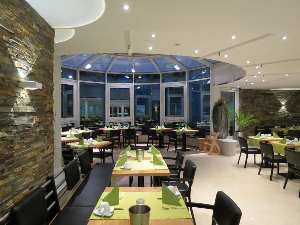 Comfor Hotel 57/72