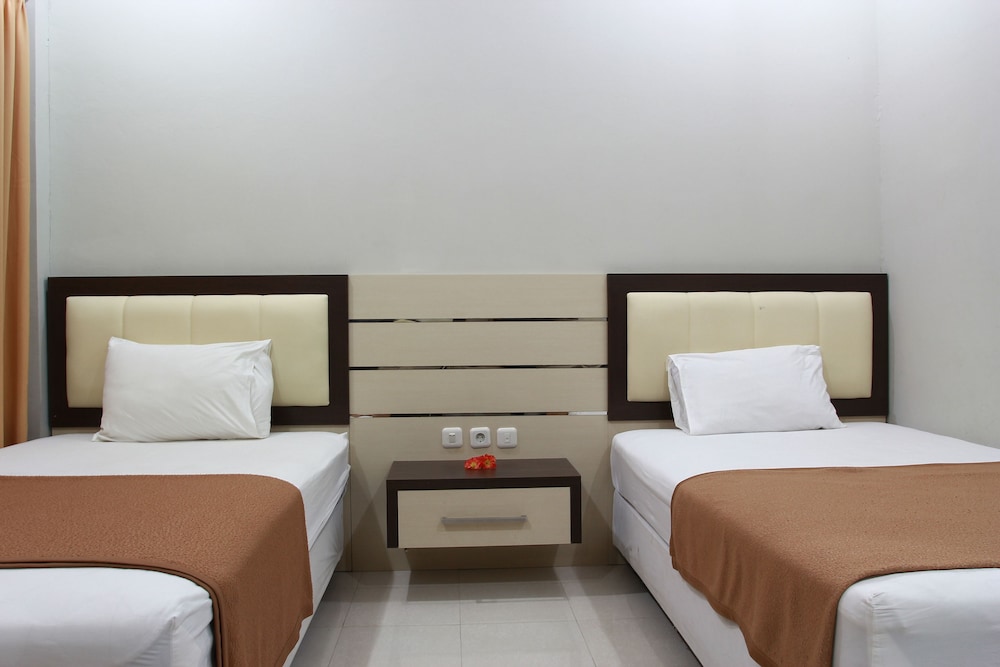PURI SENGGIGI HOTEL 11/22