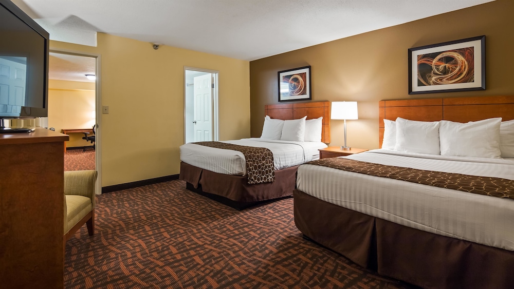 Best Western Louisville East Inn & Suites 15/38