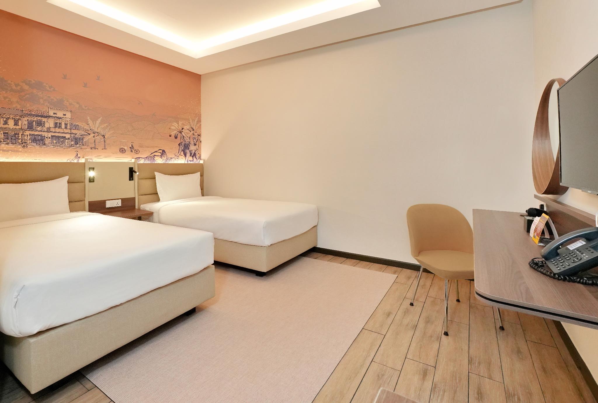 Deluxe, Twin Beds, No Window