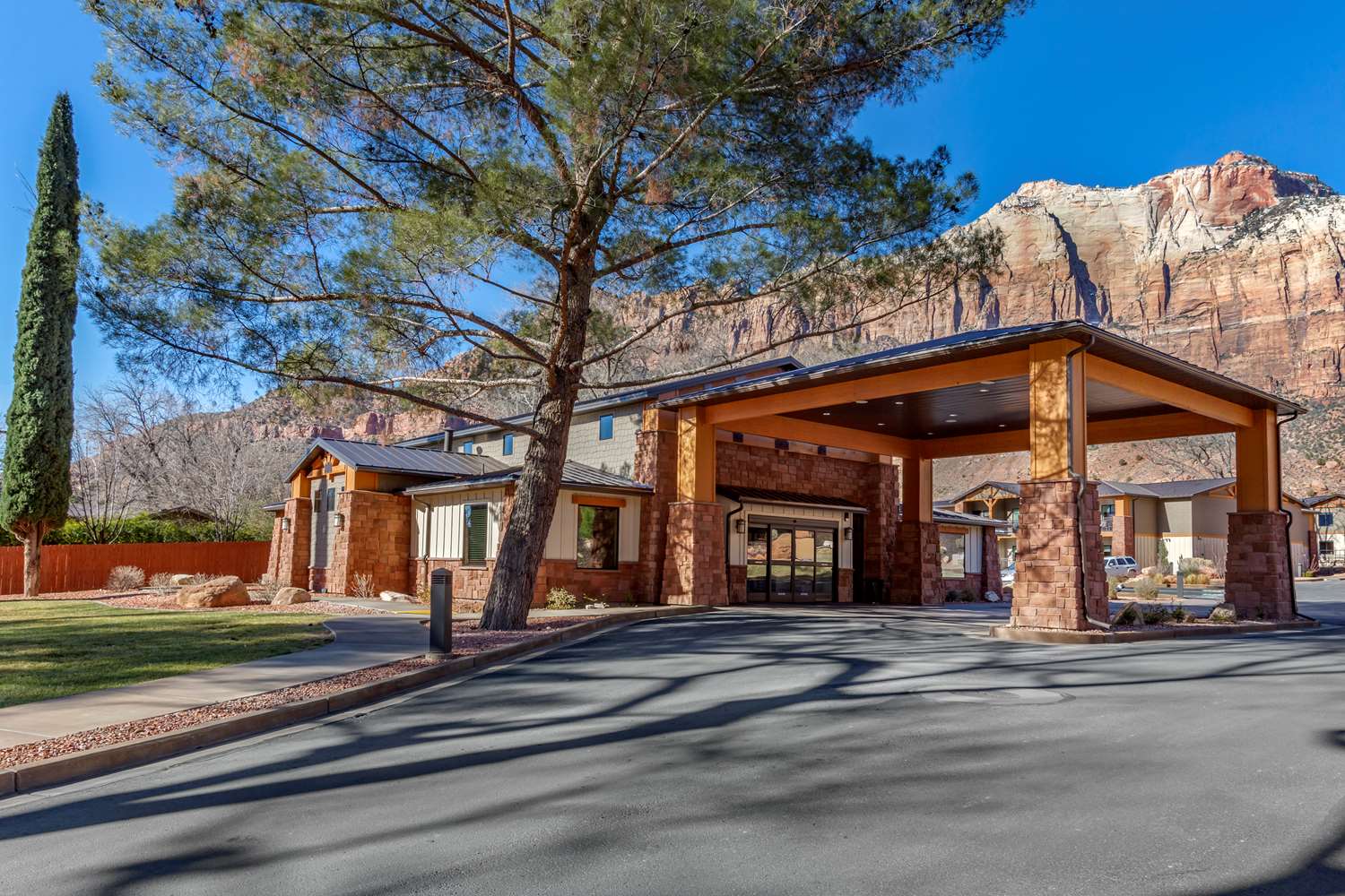 Best Western Plus Zion Canyon Inn & Suites 39/41