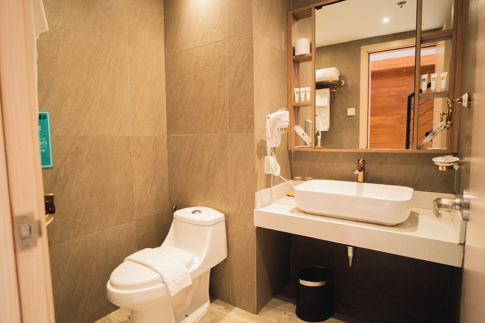 The Orchard Hotel Baguio 69/76