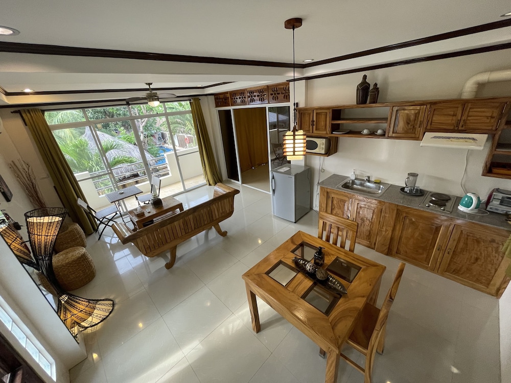 Palms Cove Resort 53/73