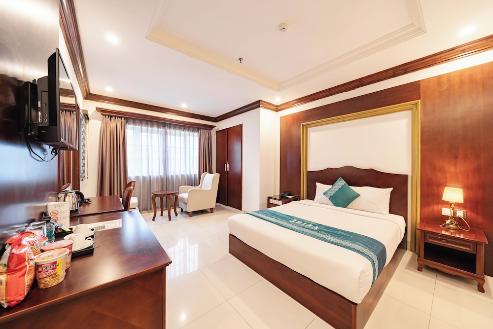 DELUXE, DOUBLE BED, PARTIAL RIVER VIEW