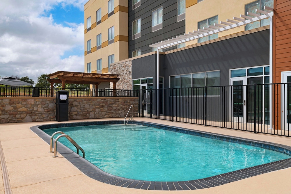 Fairfield Inn & Suites Fort Worth Alliance Airport 15/18
