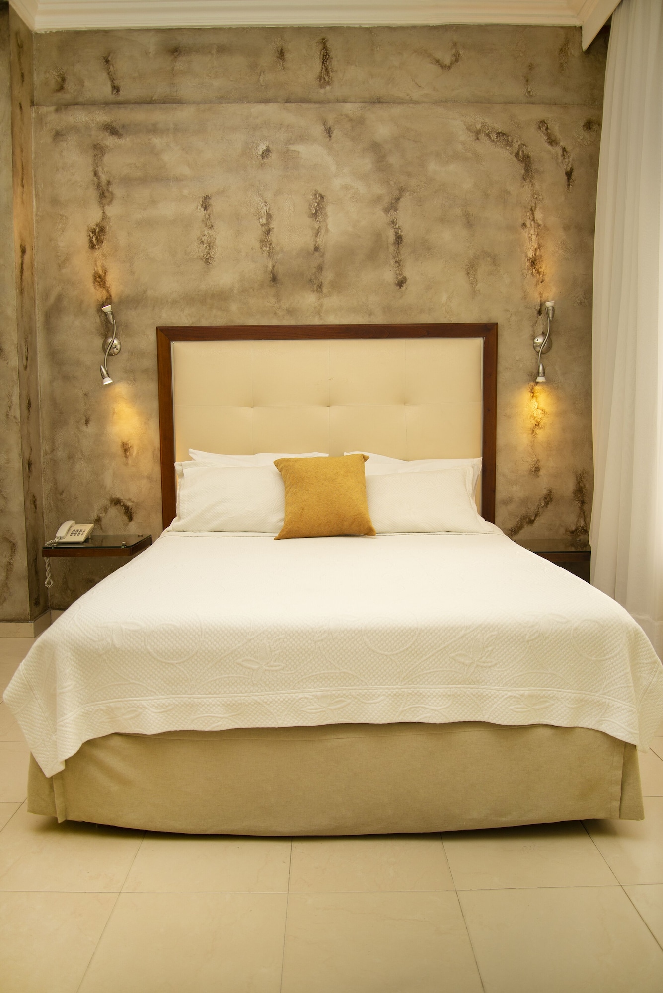 STANDARD, DOUBLE BED