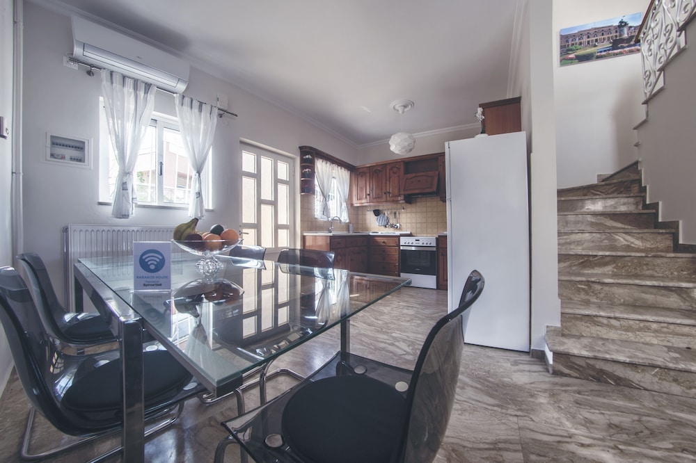 Rarakos Houses 33/46