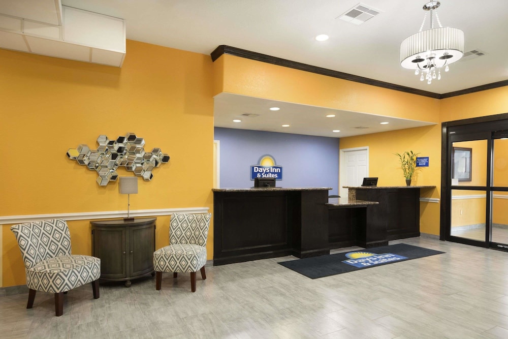 Days Inn & Suites By Wyndham Galveston West/Seawall 5/32