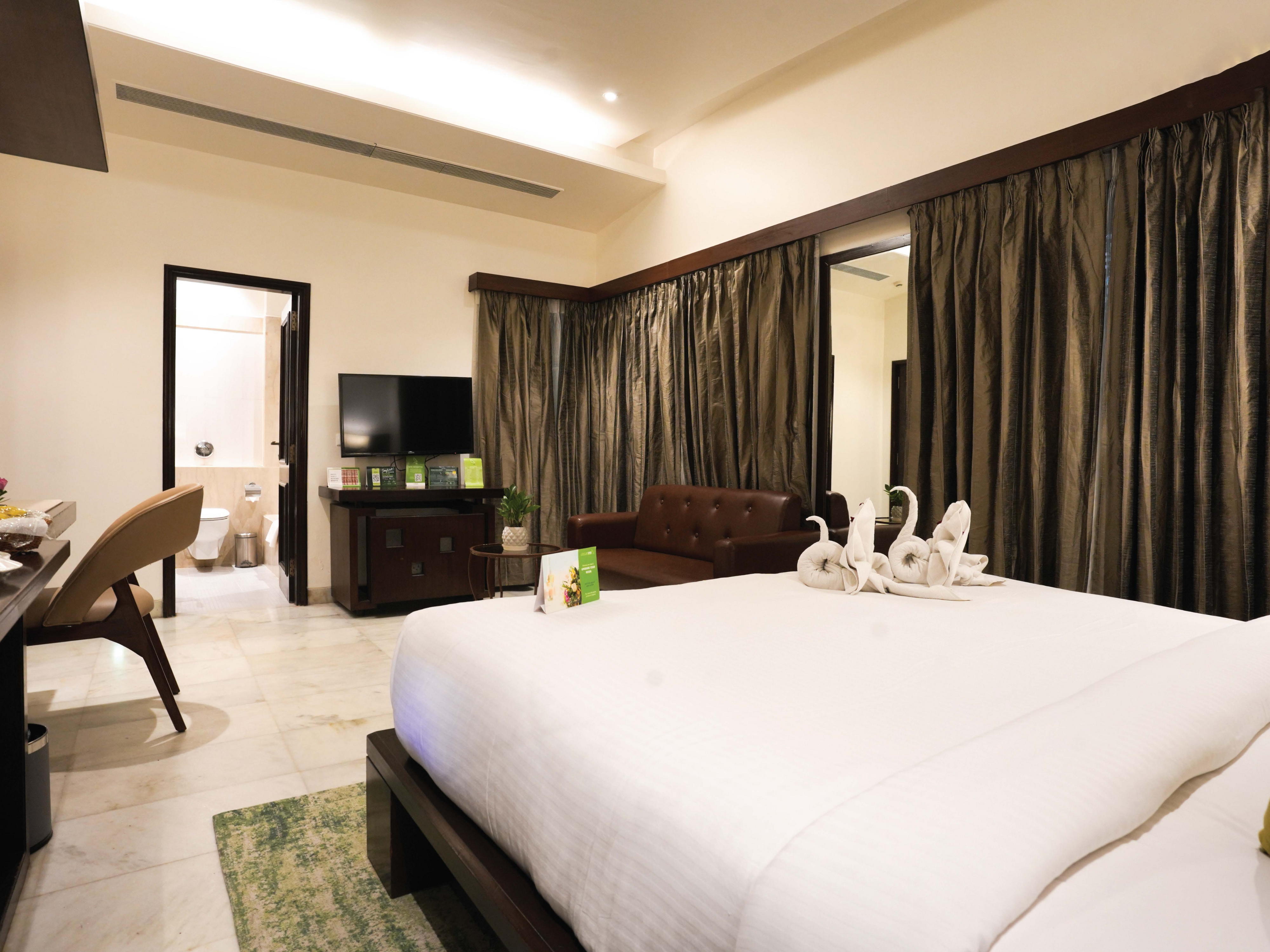 Leisure Inn Grand Chanakya 6/37