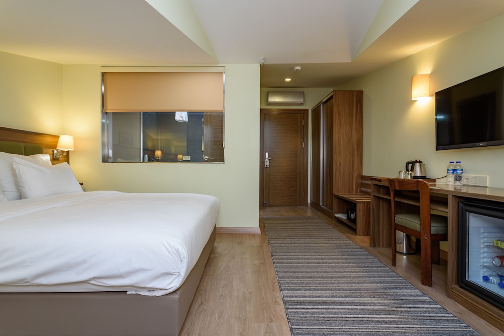 Numi Hotel 6/50
