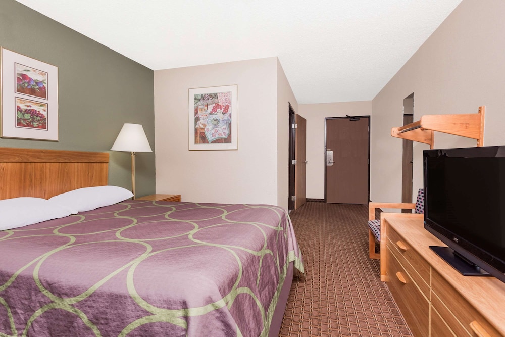 Super 8 by Wyndham Augusta/Ft Eisenhower Area GA 8/19