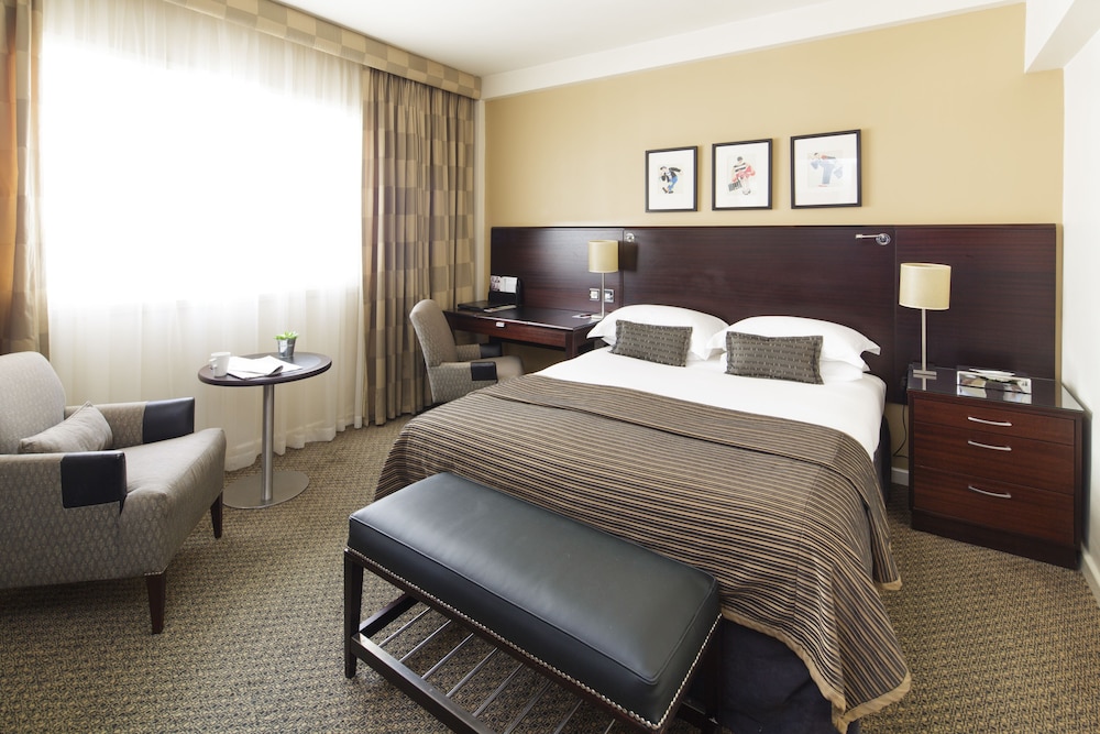 Pomme D'or Hotel 7/30