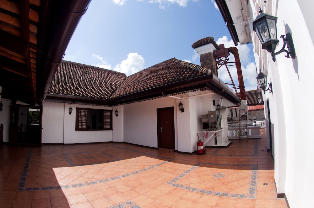 Vigan Plaza Hotel 63/71