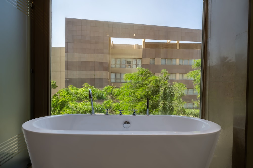 Hyatt Regency Cairo West 50/50