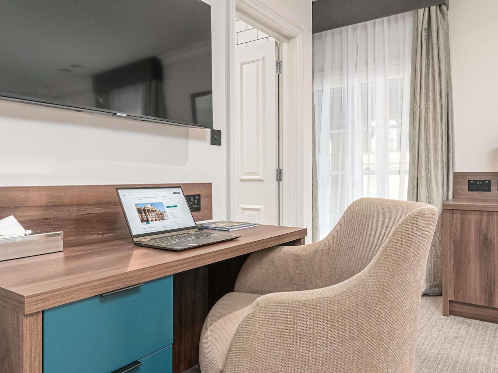 Mercure Salisbury White Hart Hotel 62/71