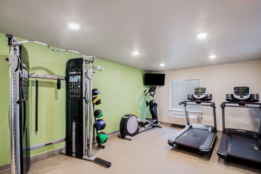 WoodSpring Suites Chicago Addison 22/31