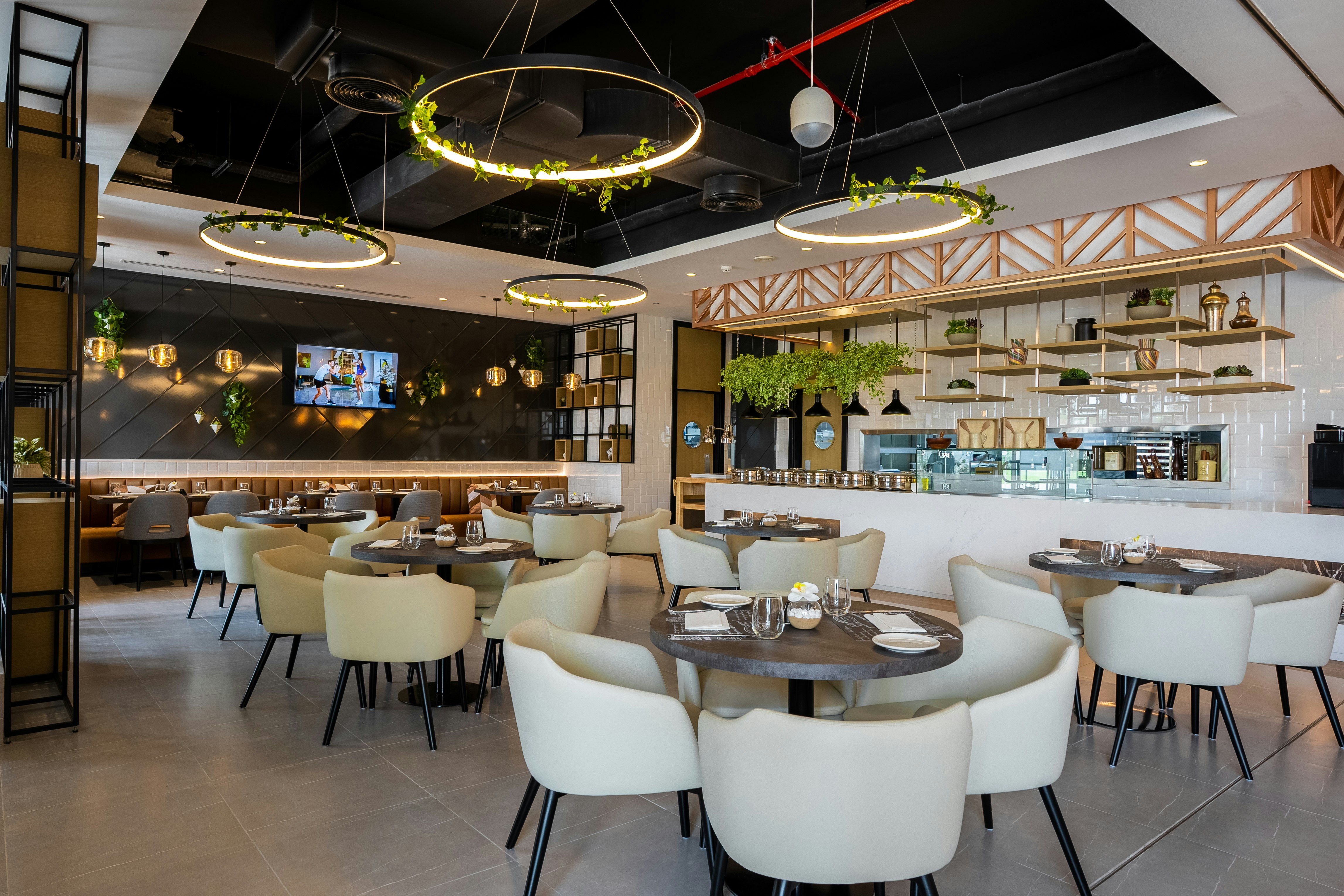 DAMAC Hills 2 Hotel - Edge by Rotana 14/18