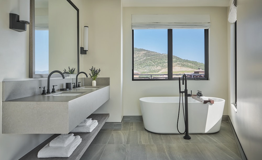Pendry Park City 24/49