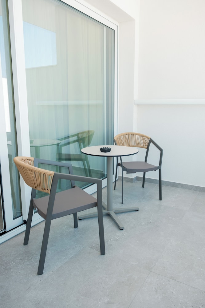 Abacus Suites 52/82