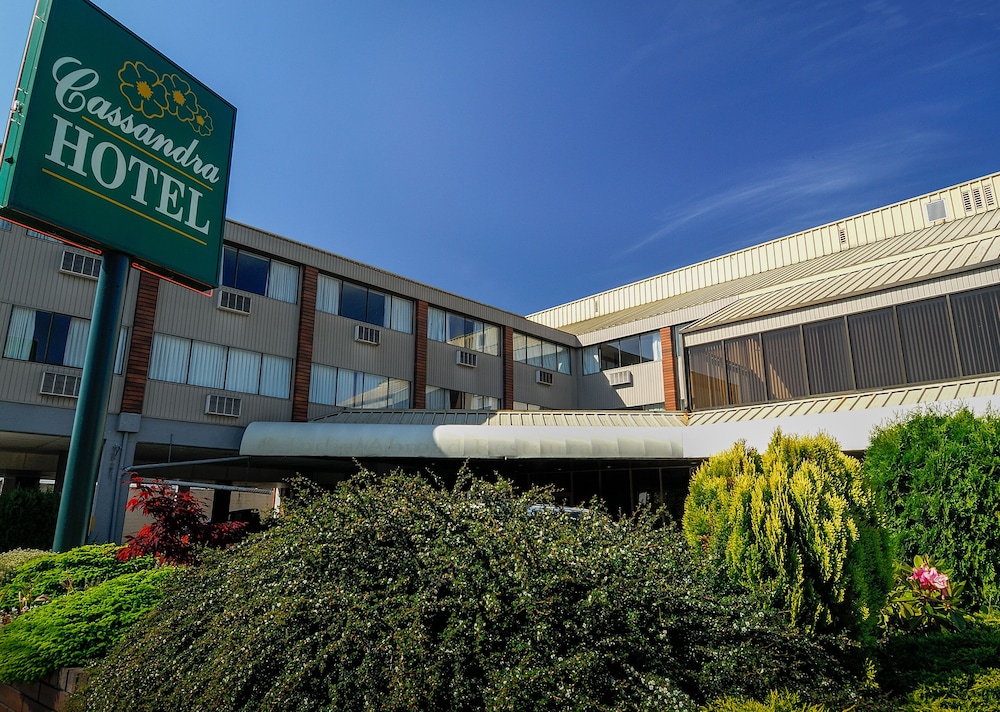 Cassandra Hotel 2/43